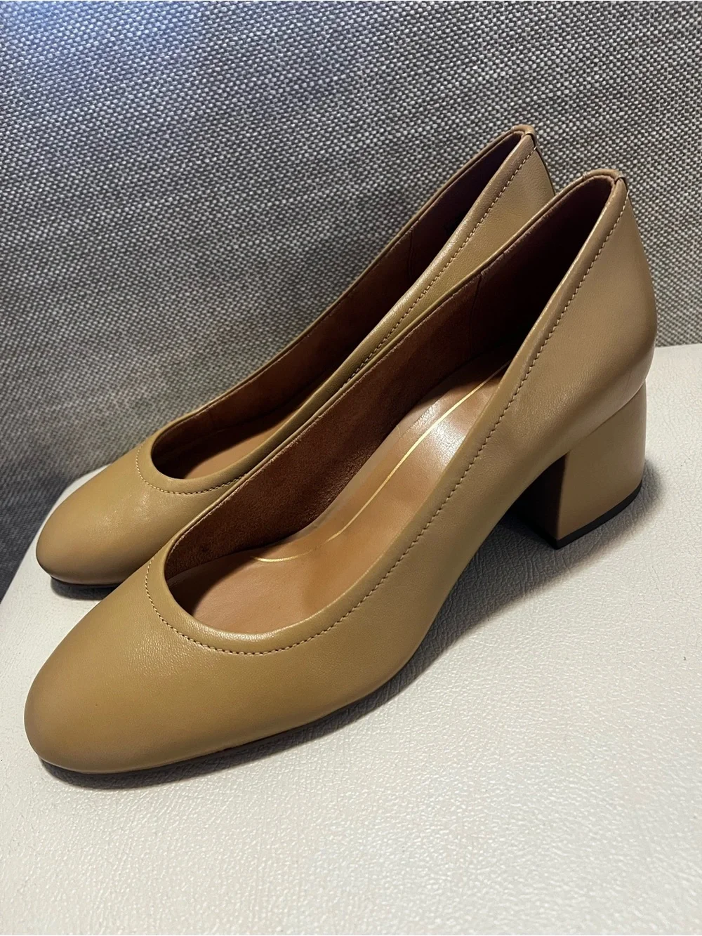 Vionic Carmel Leather Block Heel Pumps Women’s Size 9.5